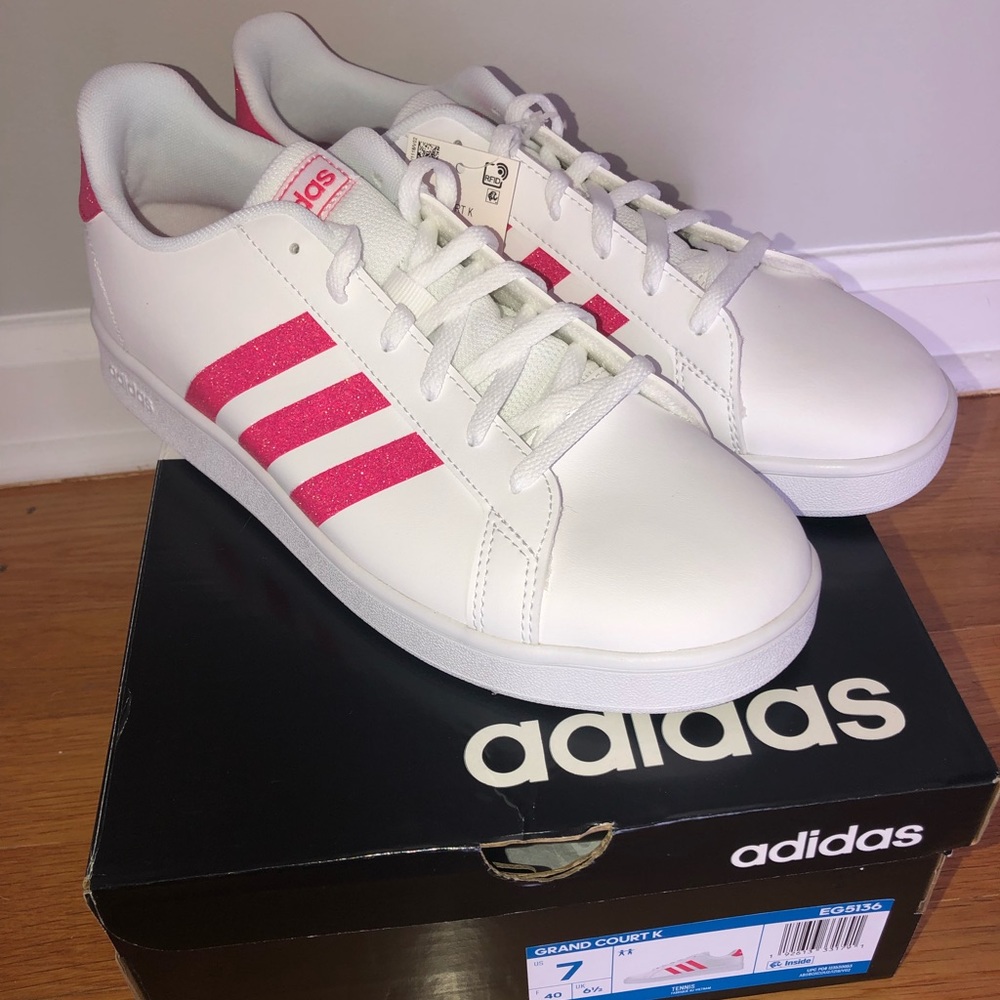 NEW IN BOX ADIDAS GRAND COURT K